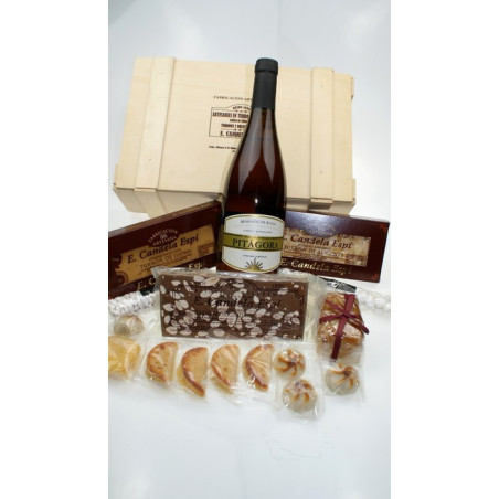 Wooden Box With Artisan Turrons and Cava - Nougats and Sweet Candela Espí