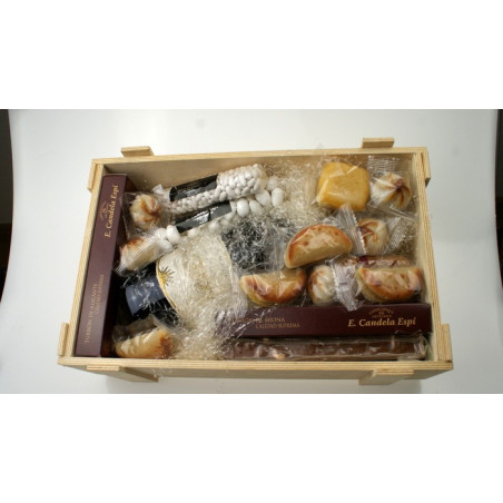 Wooden Box With Artisan Turrons and Cava - Nougats and Sweet Candela Espí